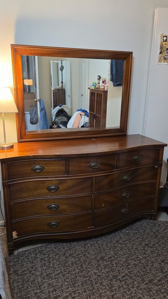 Dresser
