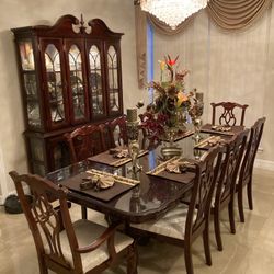 Dining Table & Buffet Hutch