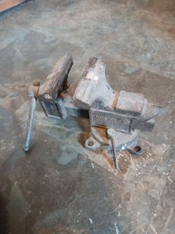 Heavy Duty Cast Iron Bench Vise