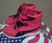 Brand new never worn puma hi top leather sneakers size 11