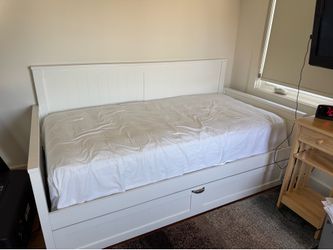 Daybed with Trundle