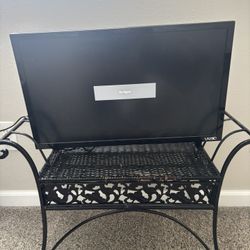 3 Smart TVs