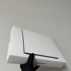 2024 Macbook Air with Apple M3 Chip 
