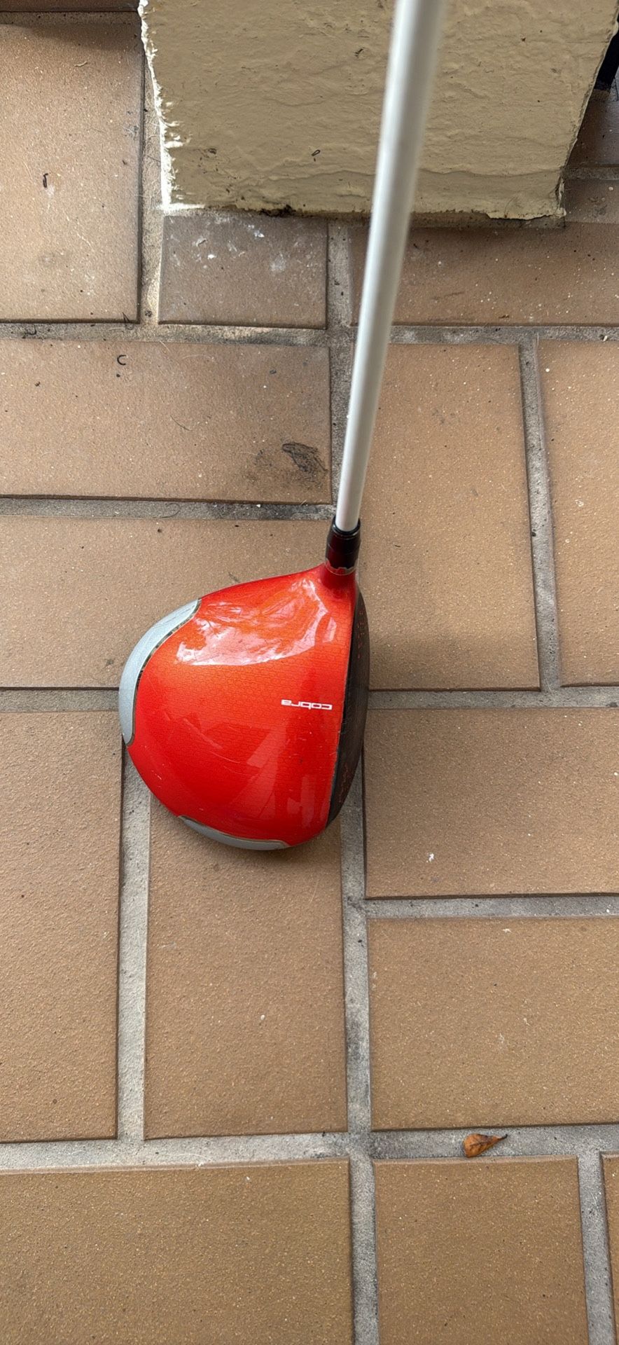 Cobra AMP Cell Orange Driver 10.5* Fujikura Fuel 57g Reg Flex Graphite Mens RH