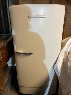 1950’s General Electric Fridge & Freezer Works!!!