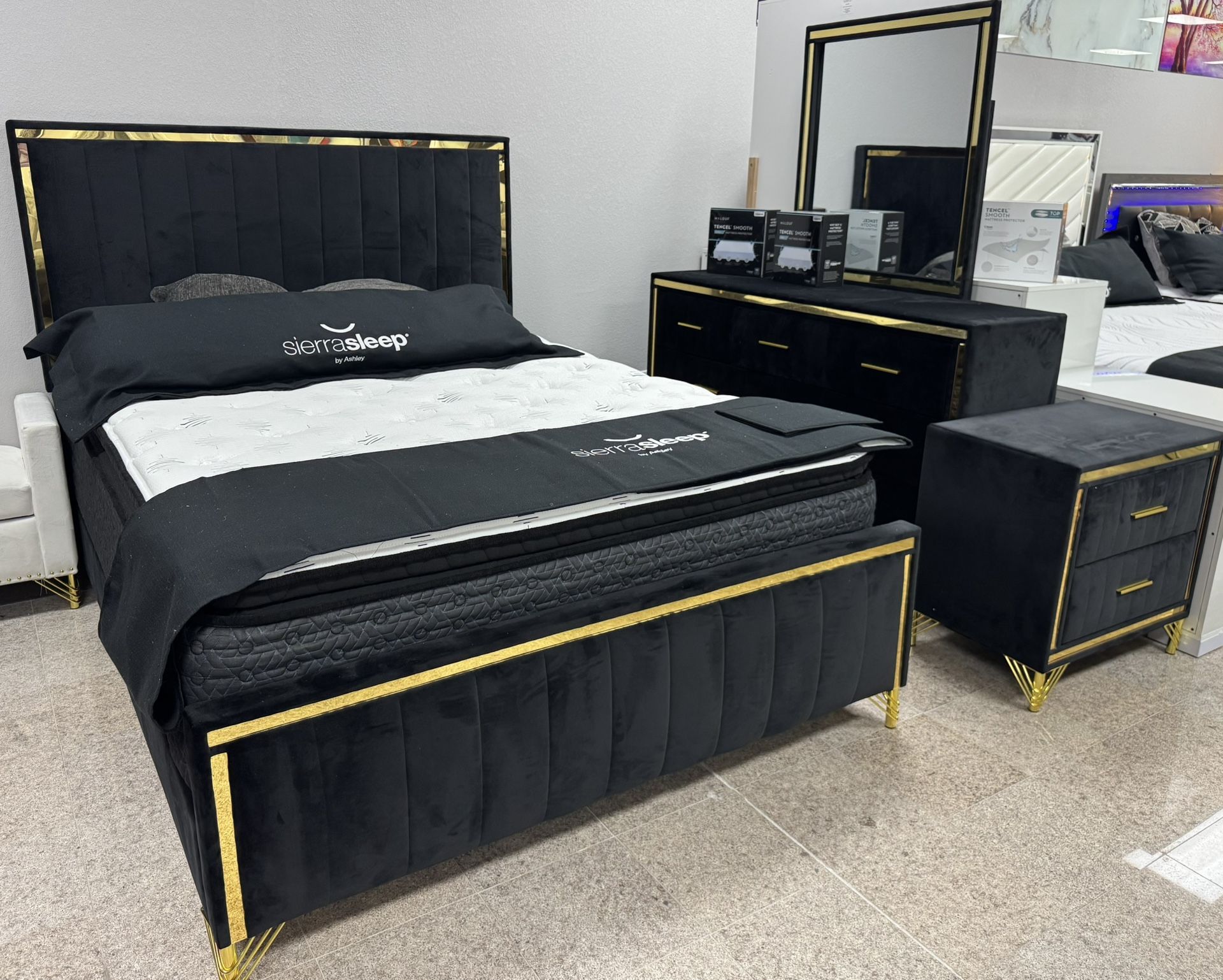 Queen Bedrom Set Black And Gold