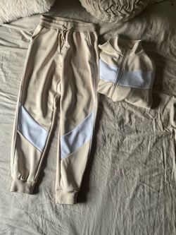 Women small tracksuits $8