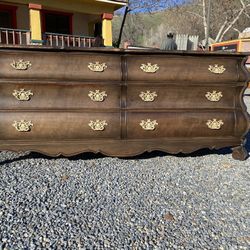 Henredon French Dresser 