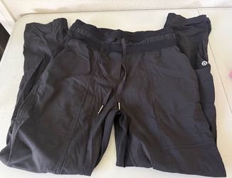 Lululemon pants size 2