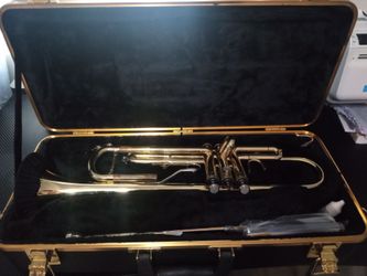Bach trumpet in great shape cash only read below