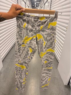 2016 Alo XS Grey Yellow Leaf Pattern Leggings