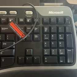Microsoft Natural Ergonomic Keyboard 4000 for Business - Wired