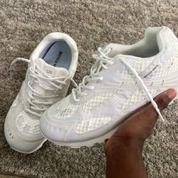 white bottega venetta