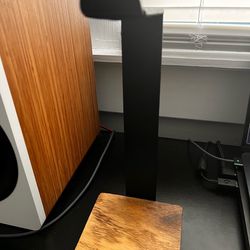 Walnut room accessories