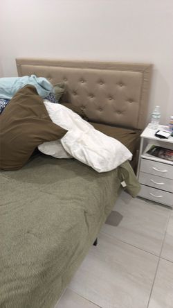 Queen bed with mattress 225