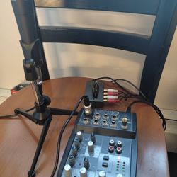 Behringer Dj Combo Henyx 502 Channel Mixer Xm8500 Mic  Uca200 Adapter Very Nice 