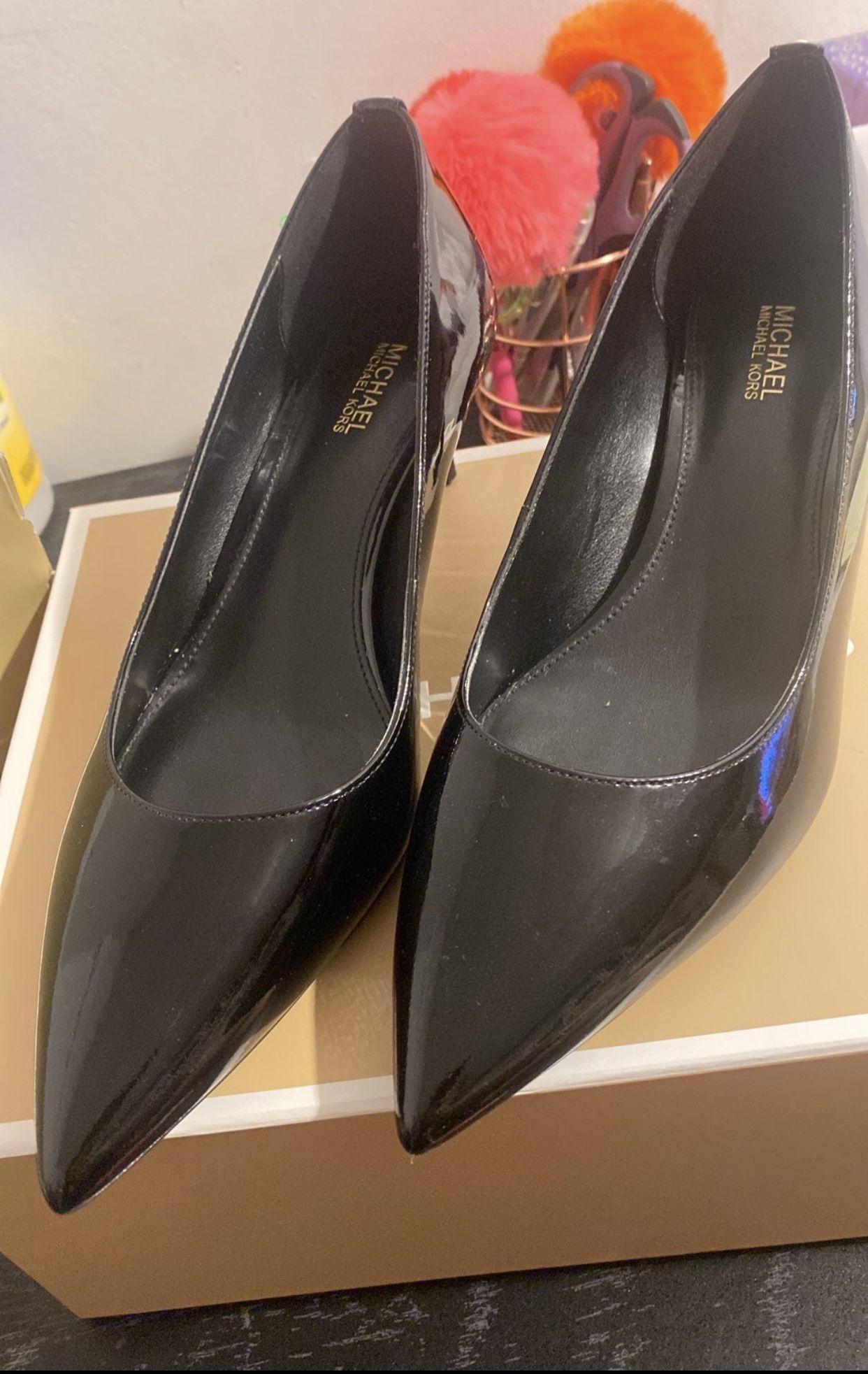 Michael Kors Kitten Pump