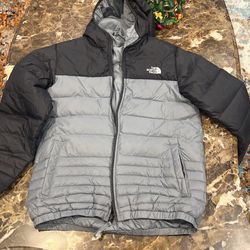 North face Puffer Reversible Size Lg 14/16 Youth Never Worn