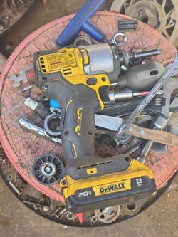 20 volt  Dewalt  drill with battery