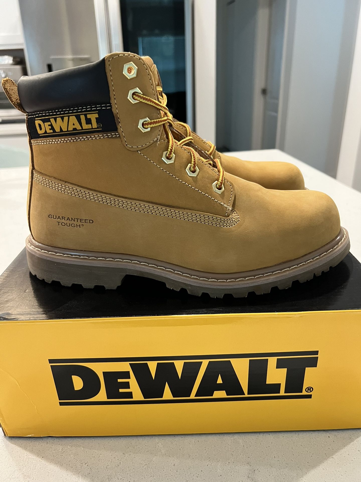 Dewalt Lewiston Work boot (NEW 8M)