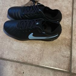 Tiempo Cleats