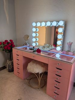 Beautiful Vanity with Bluetooth 