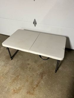 Plastic Folding Table