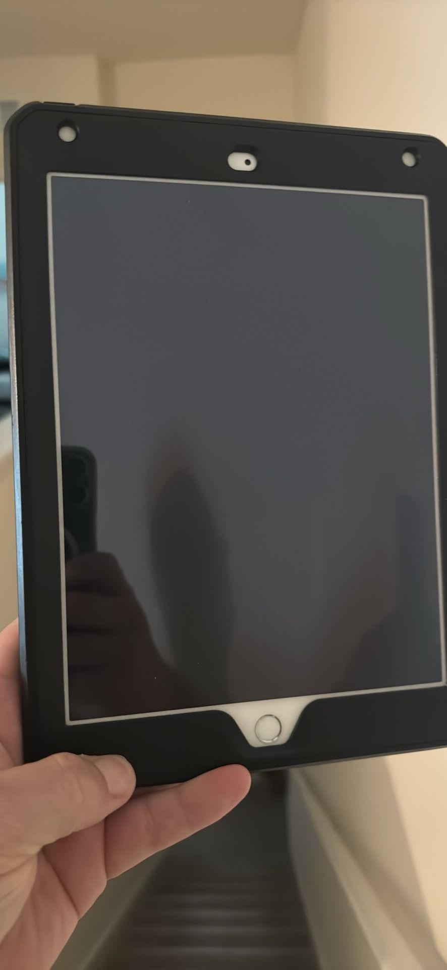 Apple iPad Air 2 64GB 9.7-in Retina Display Wi-Fi Tablet Silver