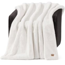 UGG Euphoria Faux Fur Throw Blanket, Warm Fluffy Throw for Couch or Bed, Luxury Bedroom Decor, Fluffy Blankets, Machine Washable, 50-inch x 70-inch, W