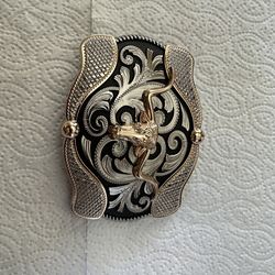 Hebilla vaquera. Exelente calidad/ logo toro