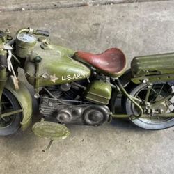 Harley Davidson antique collectors 1942 military motorcycle
