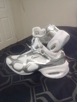 NIKE - AIR MAX MUSE - "METALLIC SILVER" (WMNS).