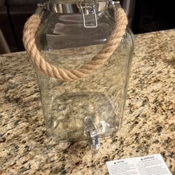 One Gallon Glass Drink Dispenser W/spigot And Handle 13” Tall
