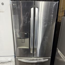 Brand new LG 30 in. W 22 cu. ft. French Door Refrigerator with Water Dispenser in Stainless Steel