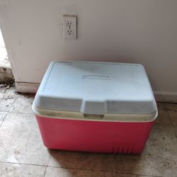 Rubbermaid Small Cooler