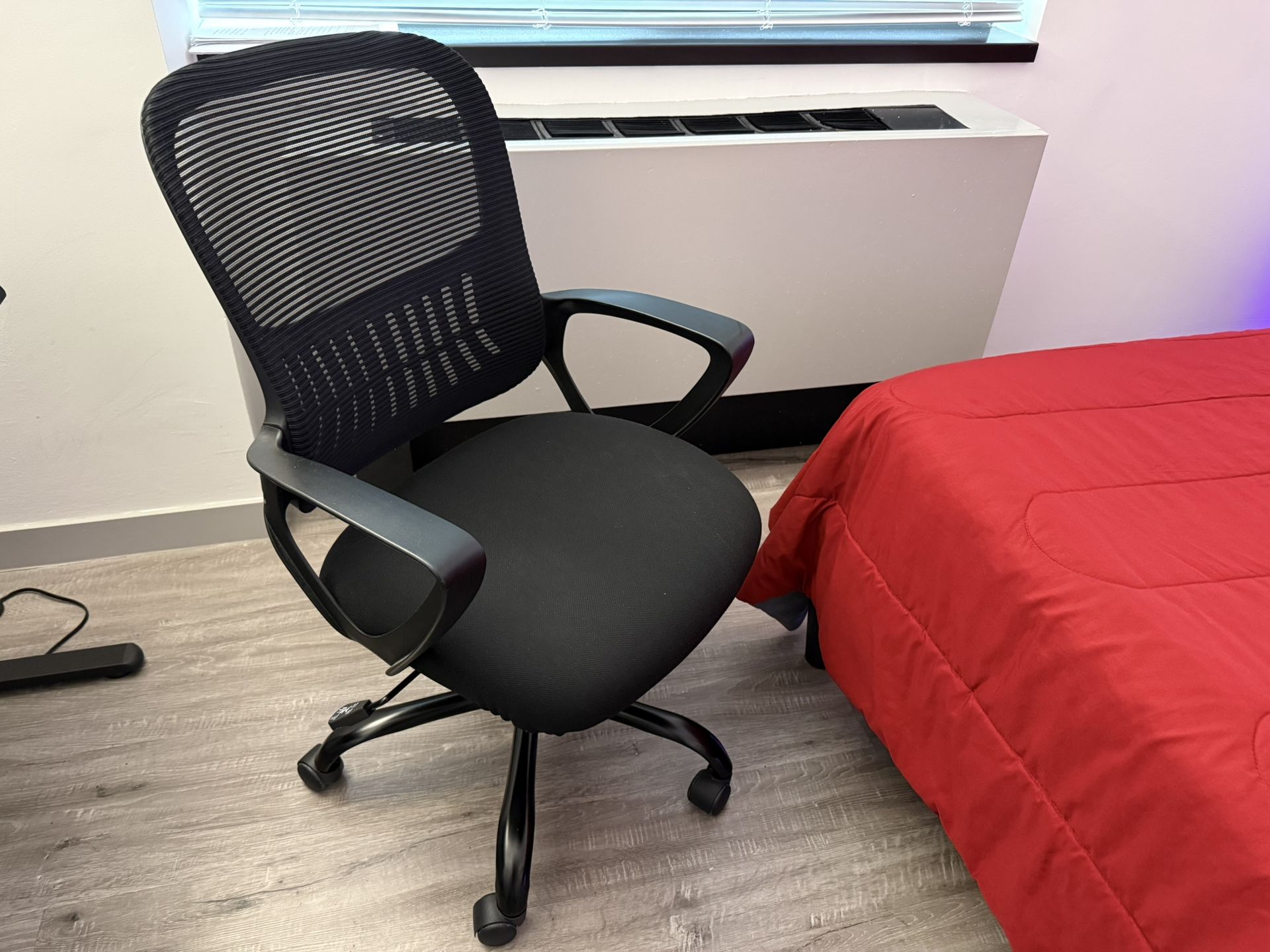 Office Desk Chair (black)