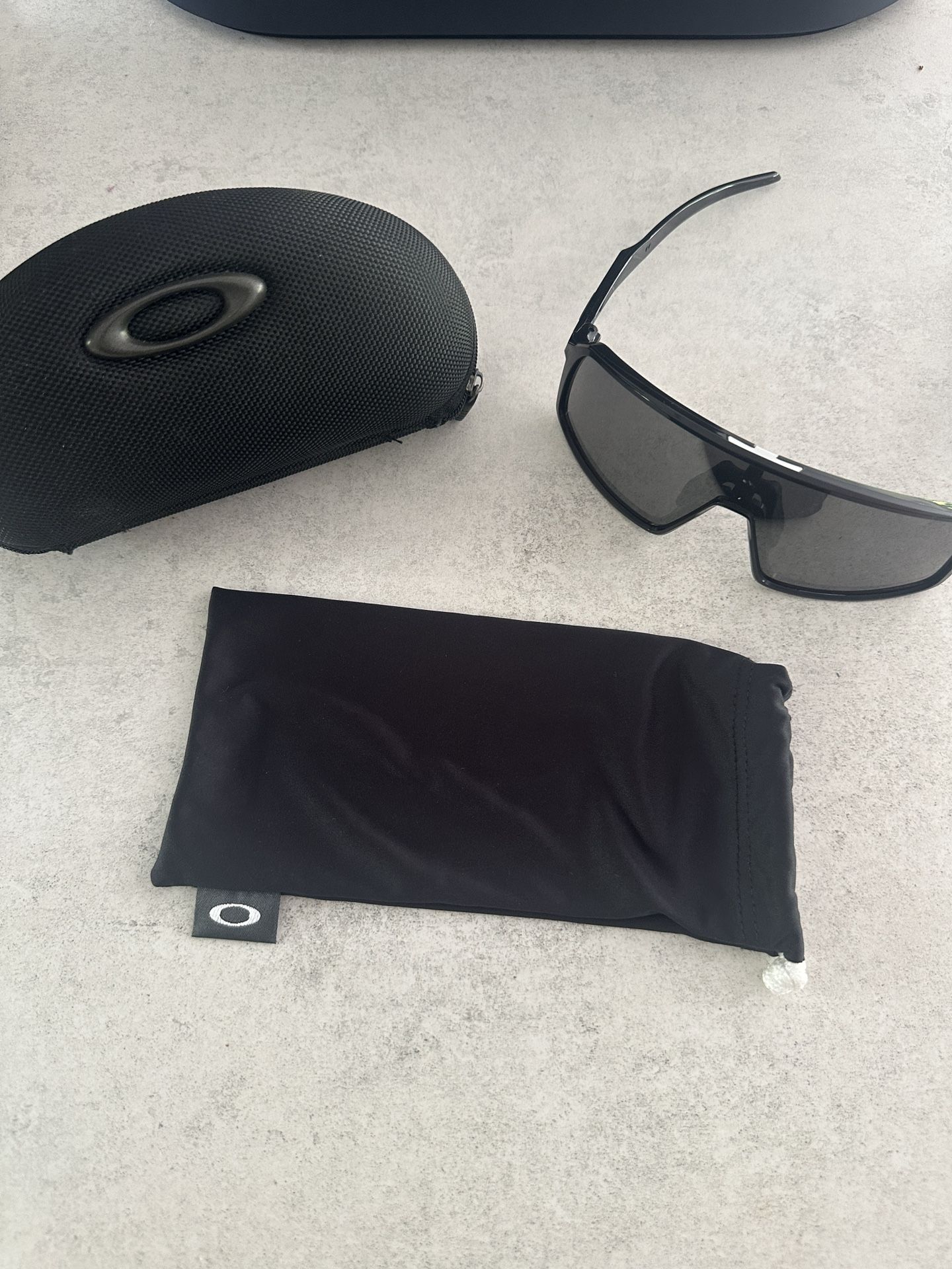 Oakley Sunglasses with Bag & Case