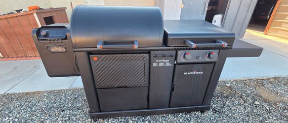 Blackstone Combo Pellet Smoker and Gas Griddle