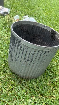 Large Used Plastic Planter Pots – $45 for All 3 🌿