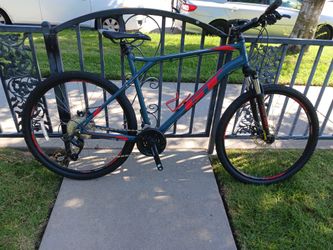 GT Aggressor Pro Green Mountain Bike