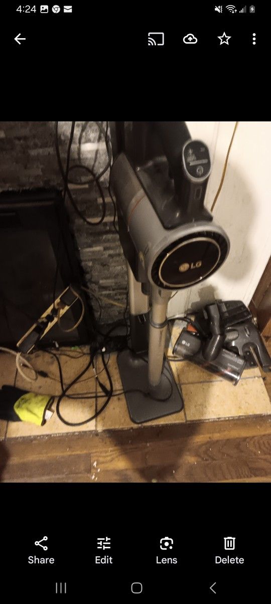 LG Cordless Bagless Vacuum