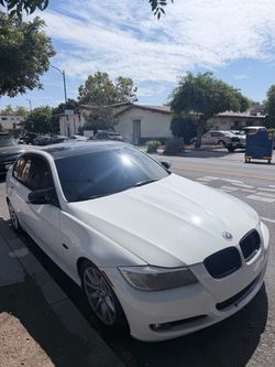 2010 BMW 328i Sedan 4D exterior white interior beige