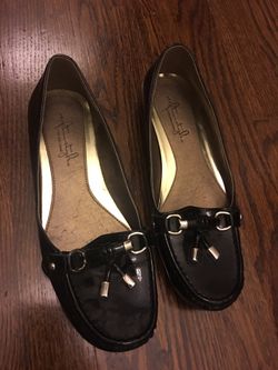Patent leather flats