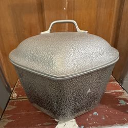 VTG Triangle Pot With Lid