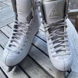 Jackson Figure skates Size 1