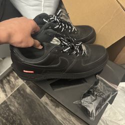 air force 1 supreme black size 8