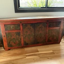 Sideboard/credenza
