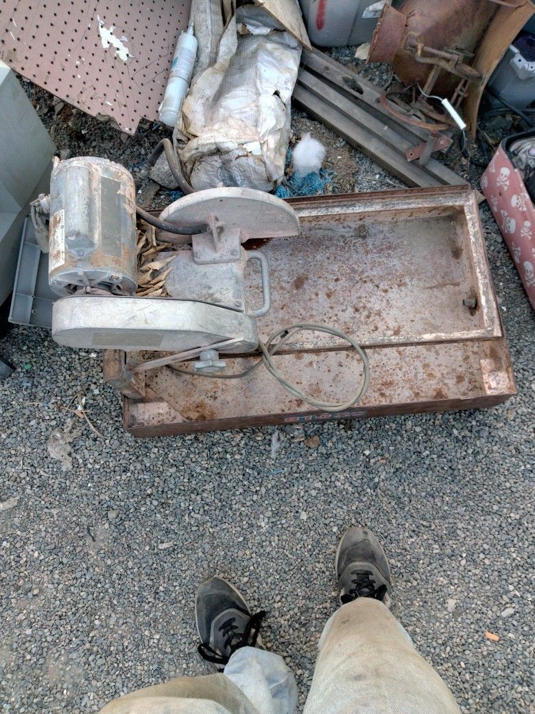 Tile Saw And Tray