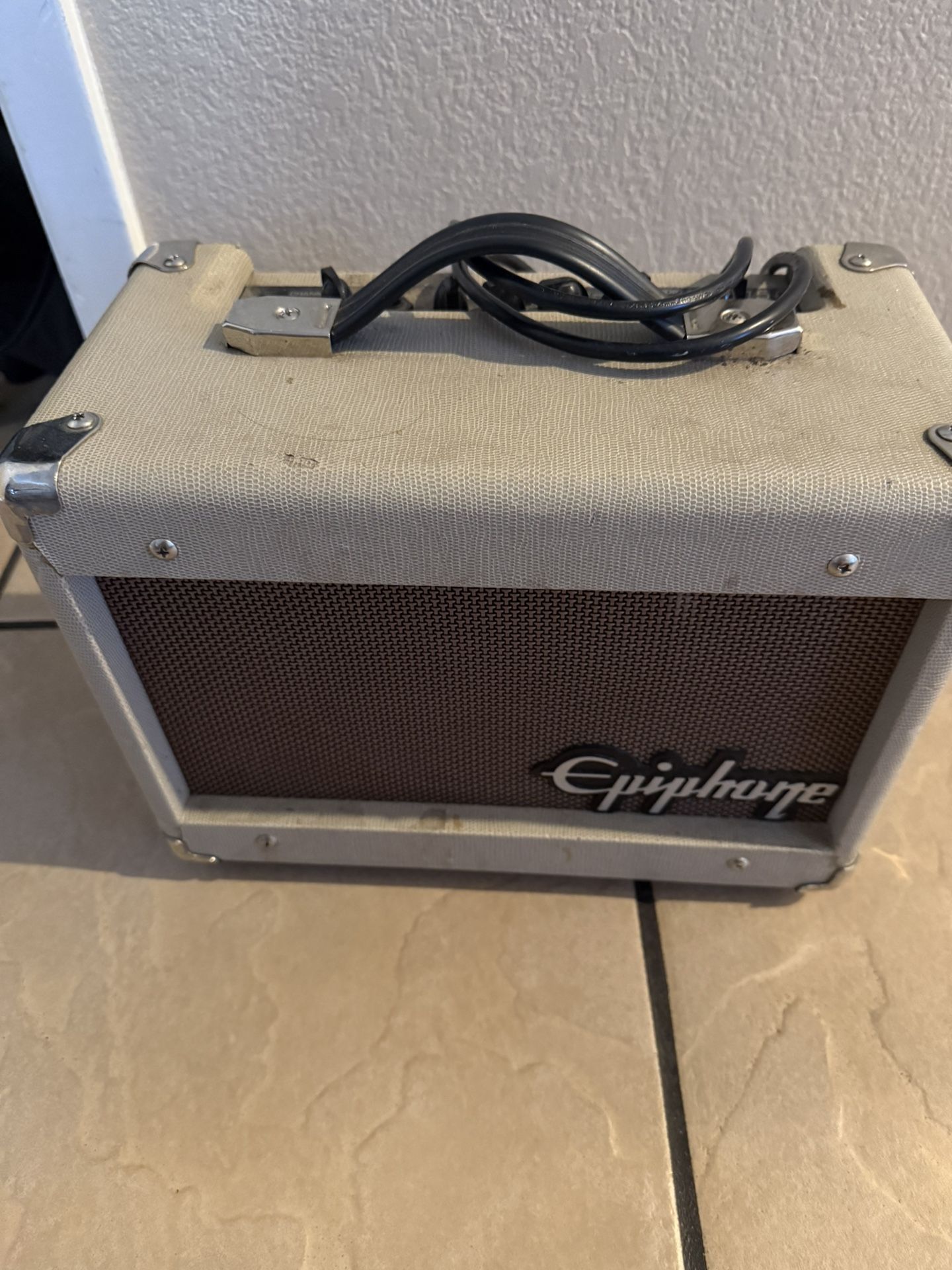 Epiphone instrument amp