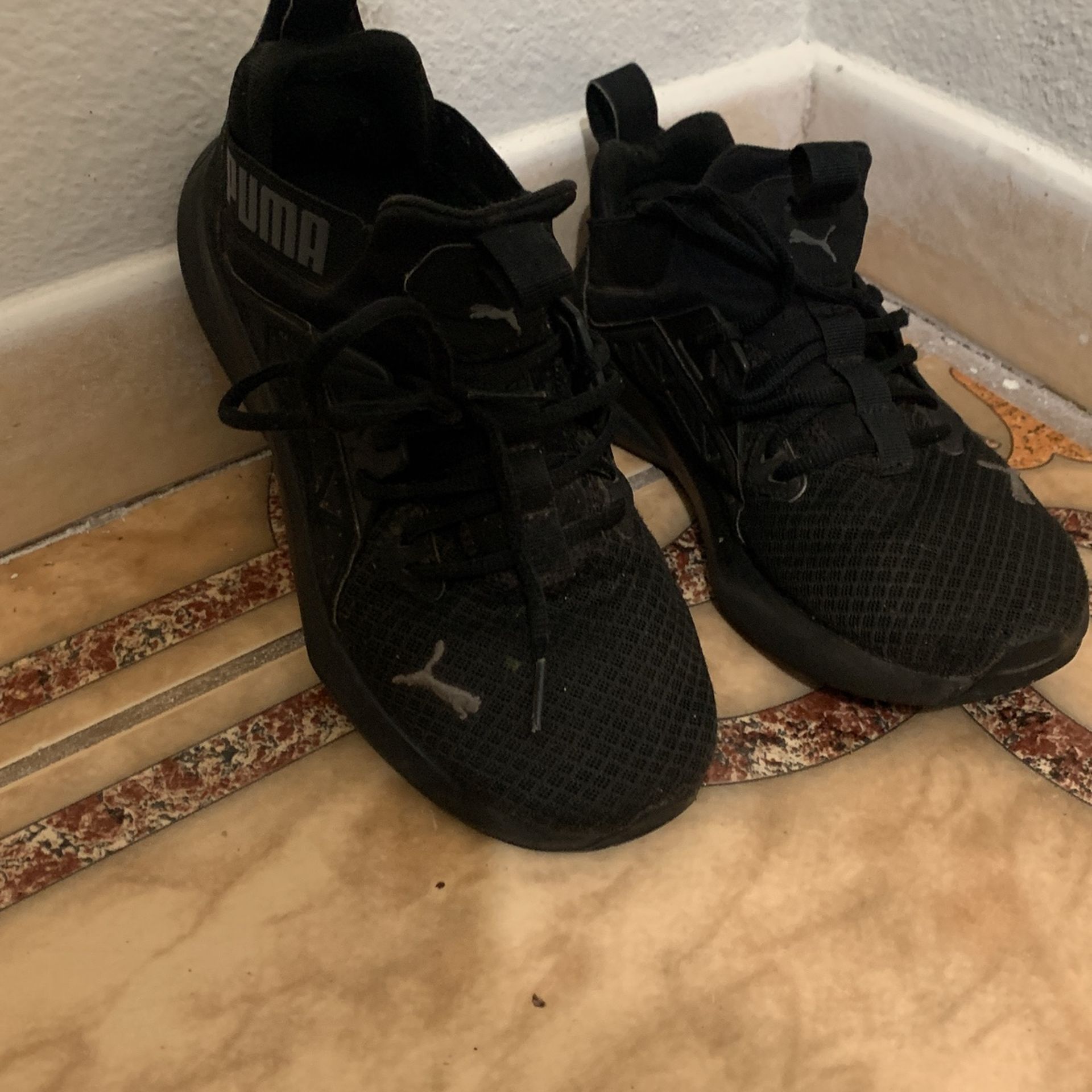Puma Shoes Size 5 In Women